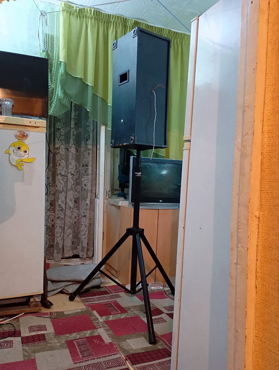 Стойки для колонок