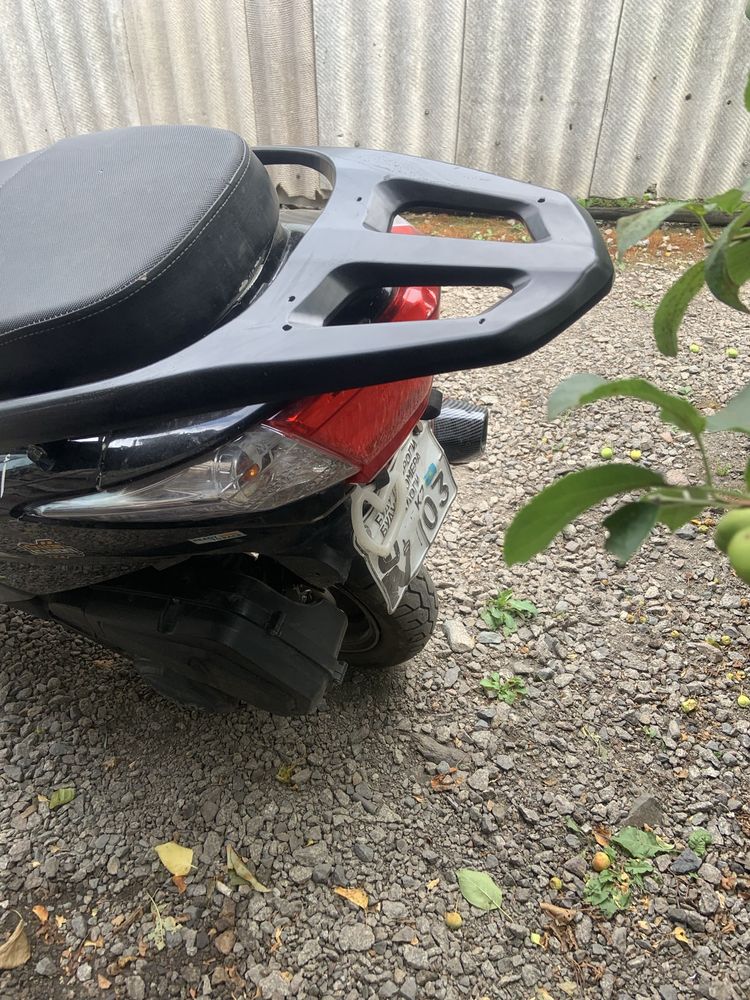 Продам скутер 150 кубов