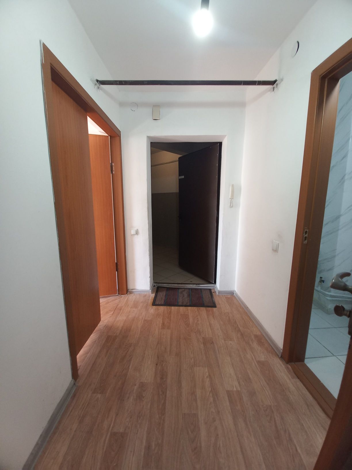 Срочно Продам 1 ком - 6 мкр