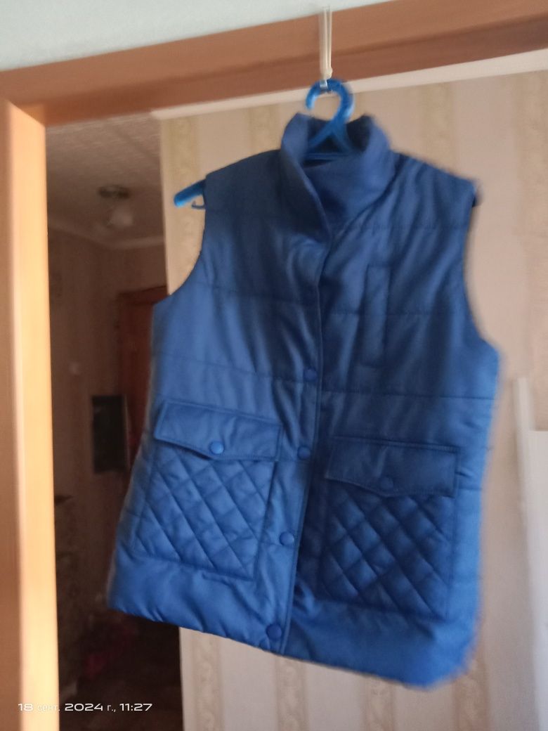 Продаю куртку осенне весеннюю б/у приятно зелёного цвета