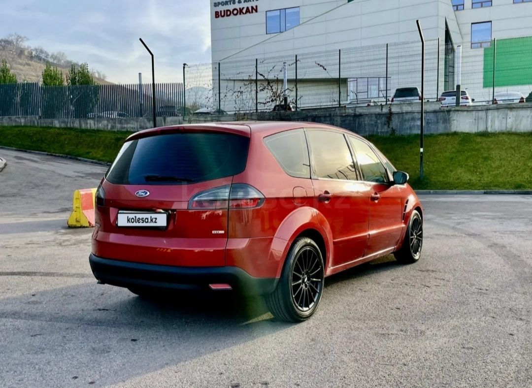 Продам машину ford s max