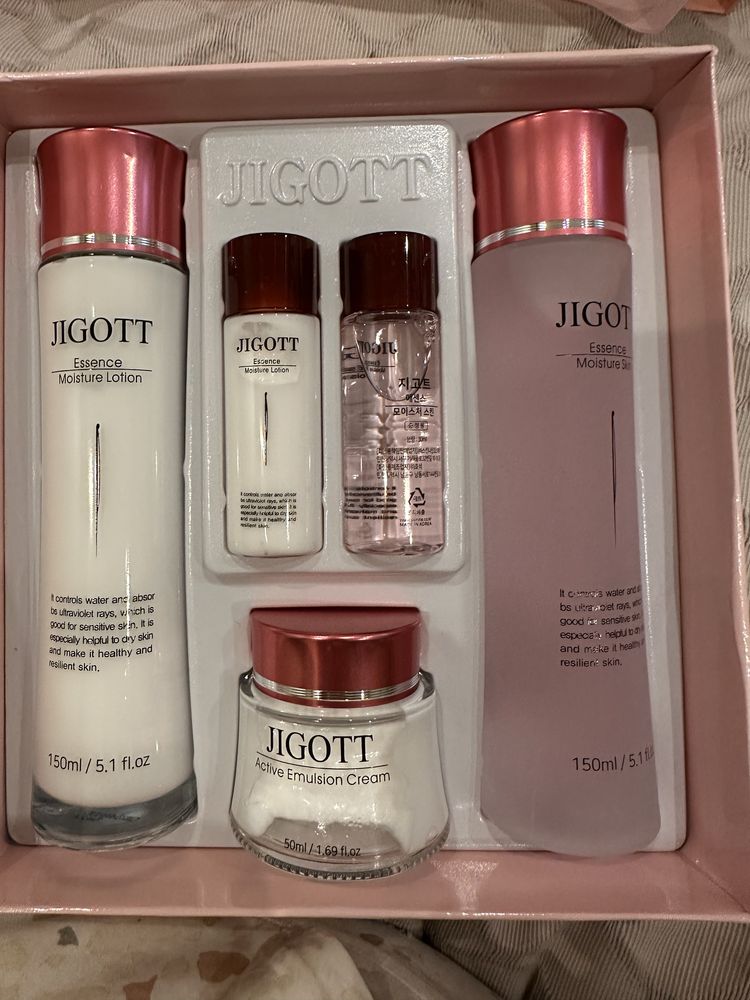 Продам новый набор Jigott