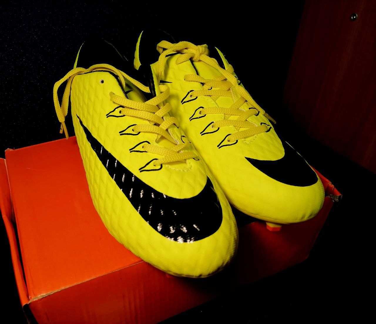 Бутсы Nike футбольные 36-38
