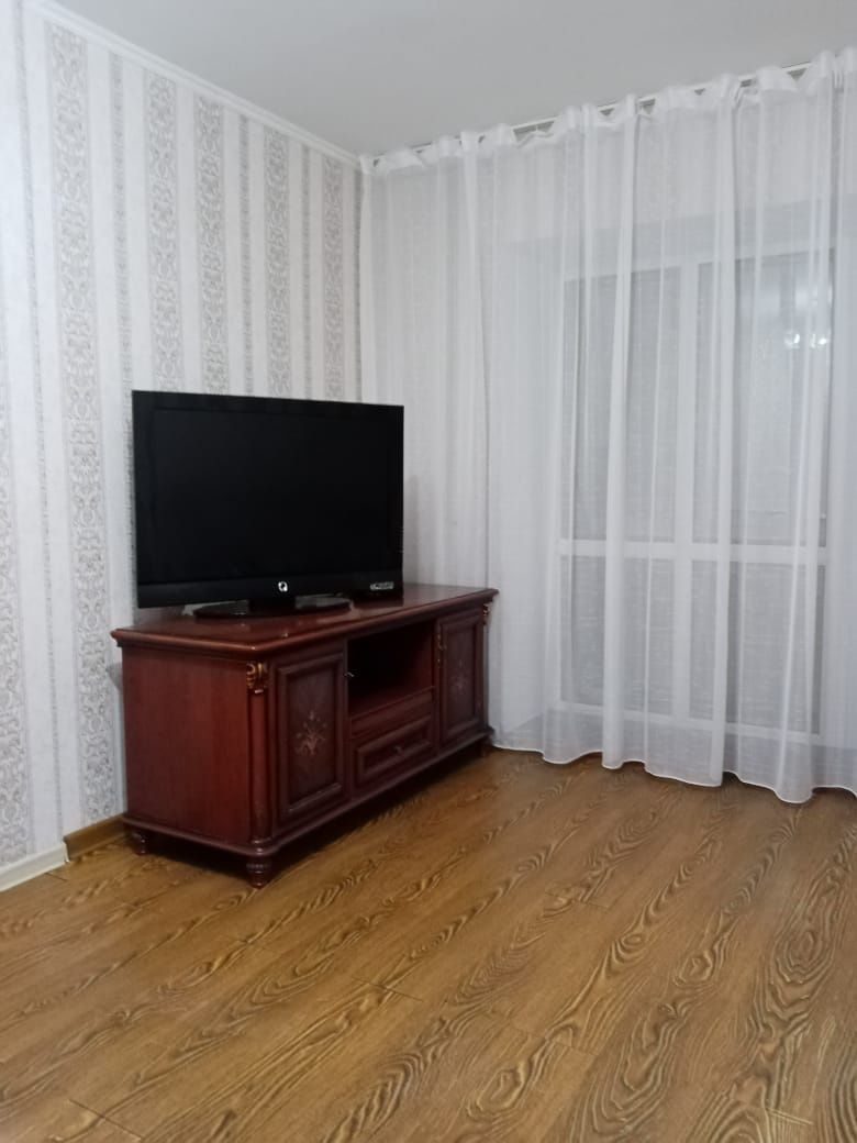 1 комнатную в центре с интернетом, посуточно , по часам