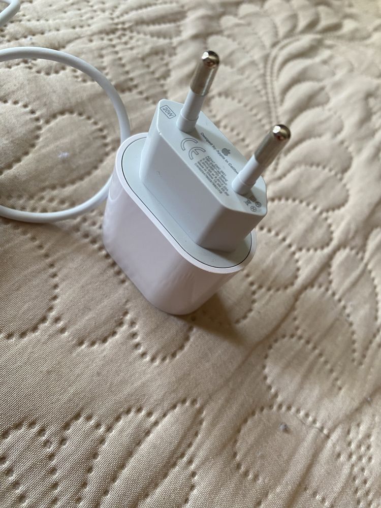 iPhone зарядка оригинал
