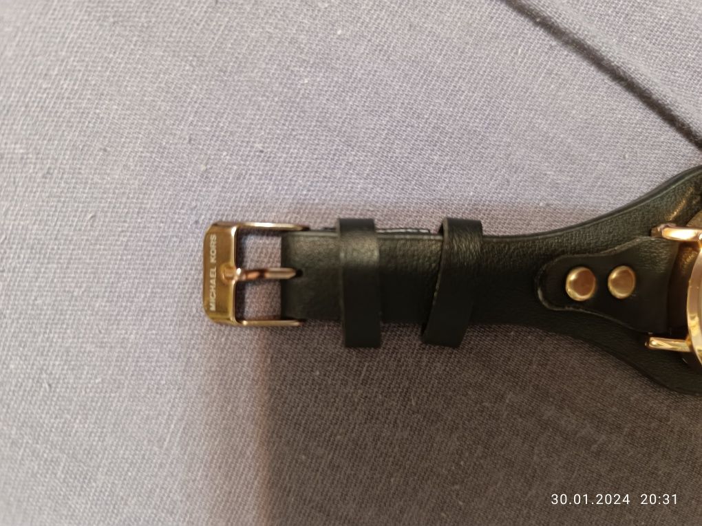 Продам часы  Michael kors и DKNY