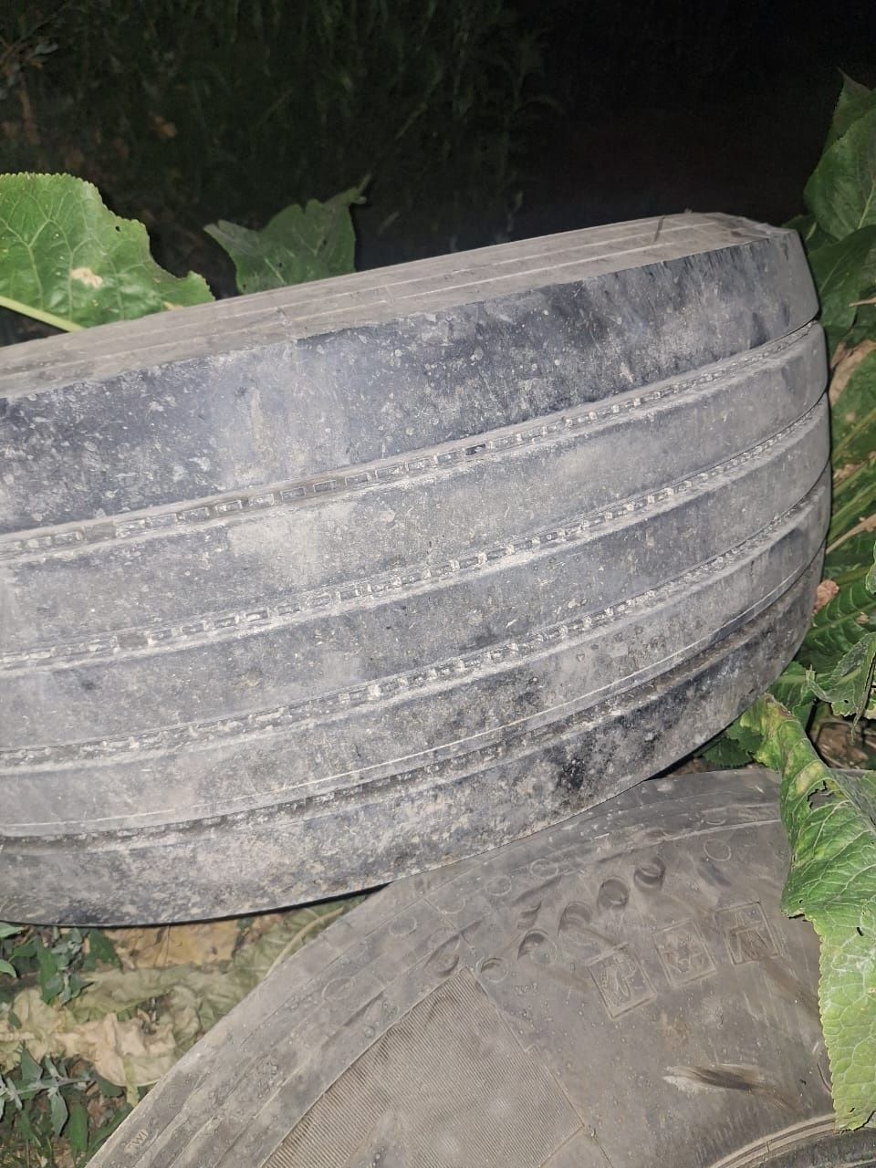 Продам два балона бочки 385/65