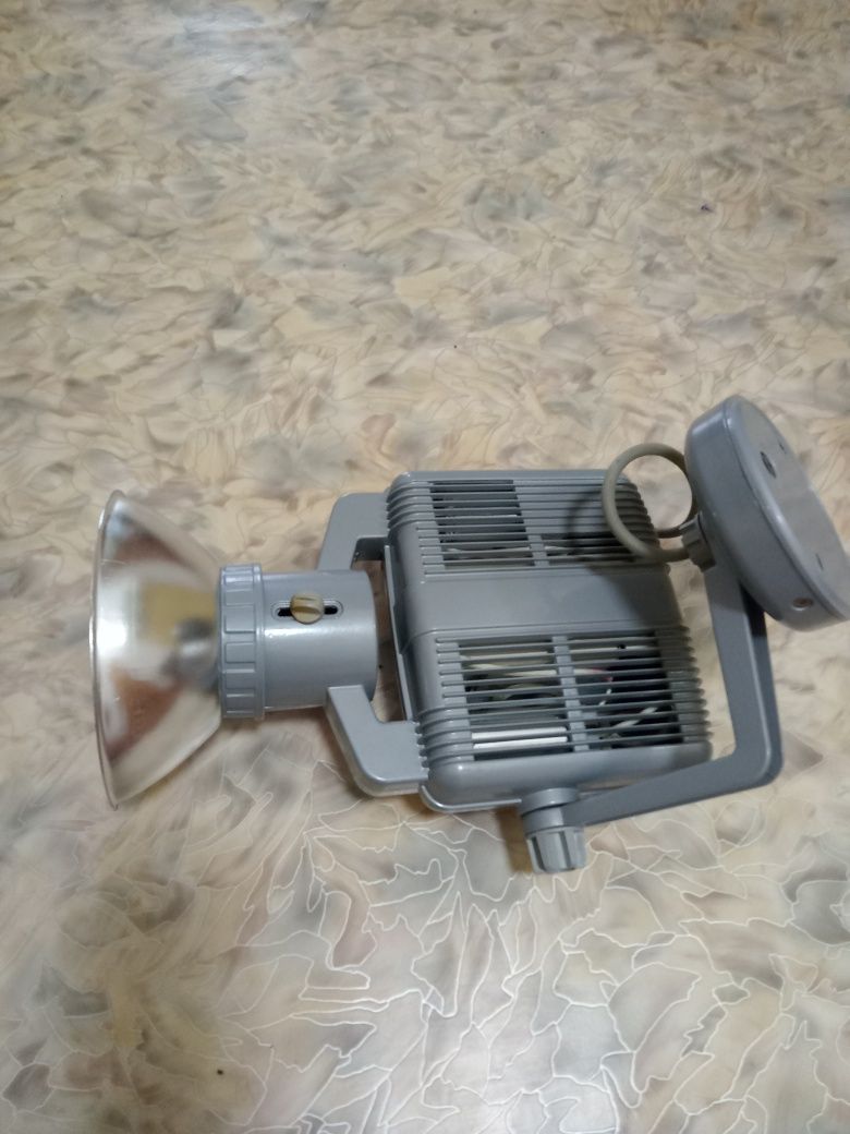 Продам фонарь для освещения