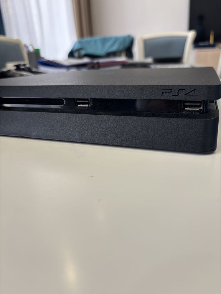 Продам Ps4 slim 1tb