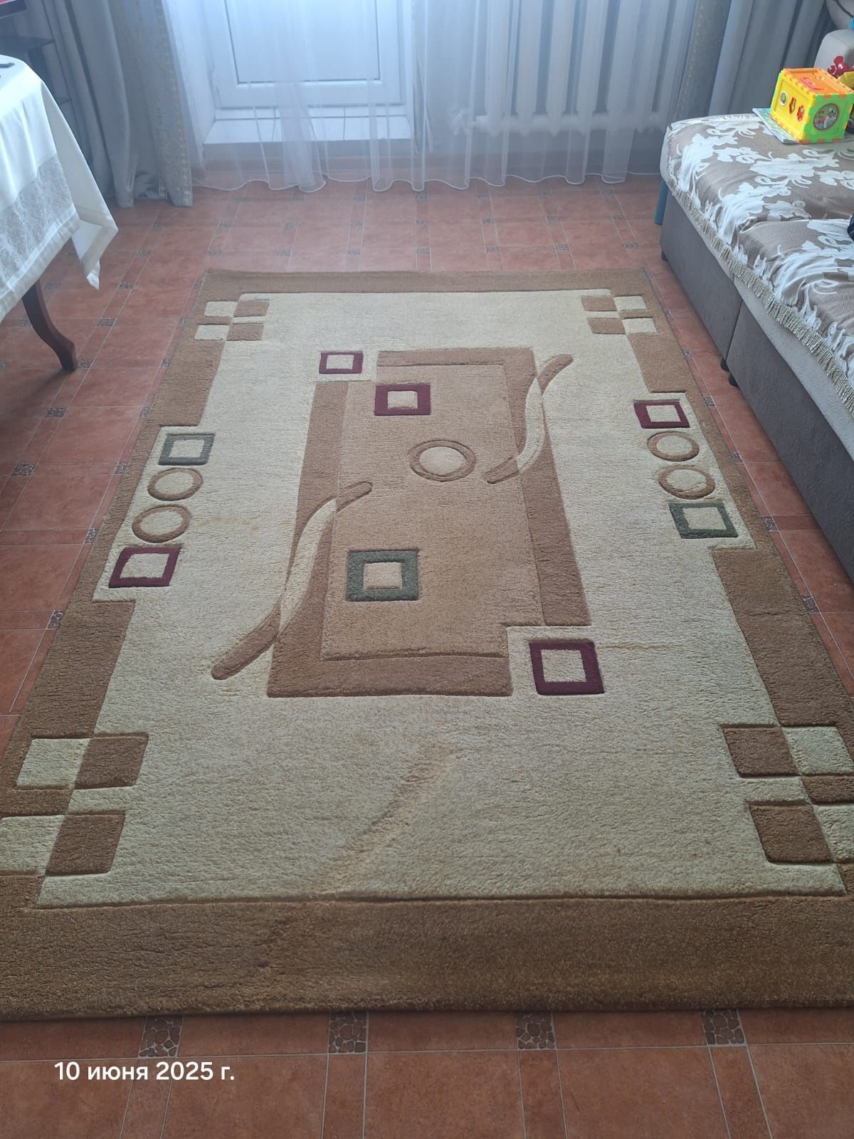 Продам ковер 2.3*1.5