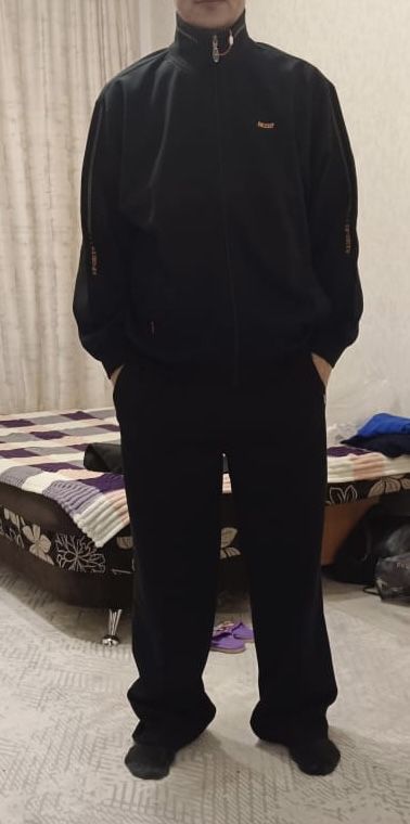 Продам новый спортивный костюм
