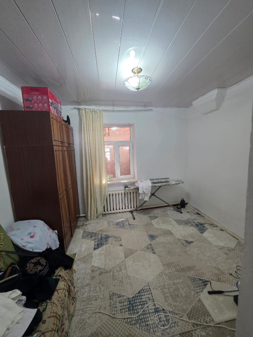 Үй сатылады және кәсіптік бағыттағы гаражымен