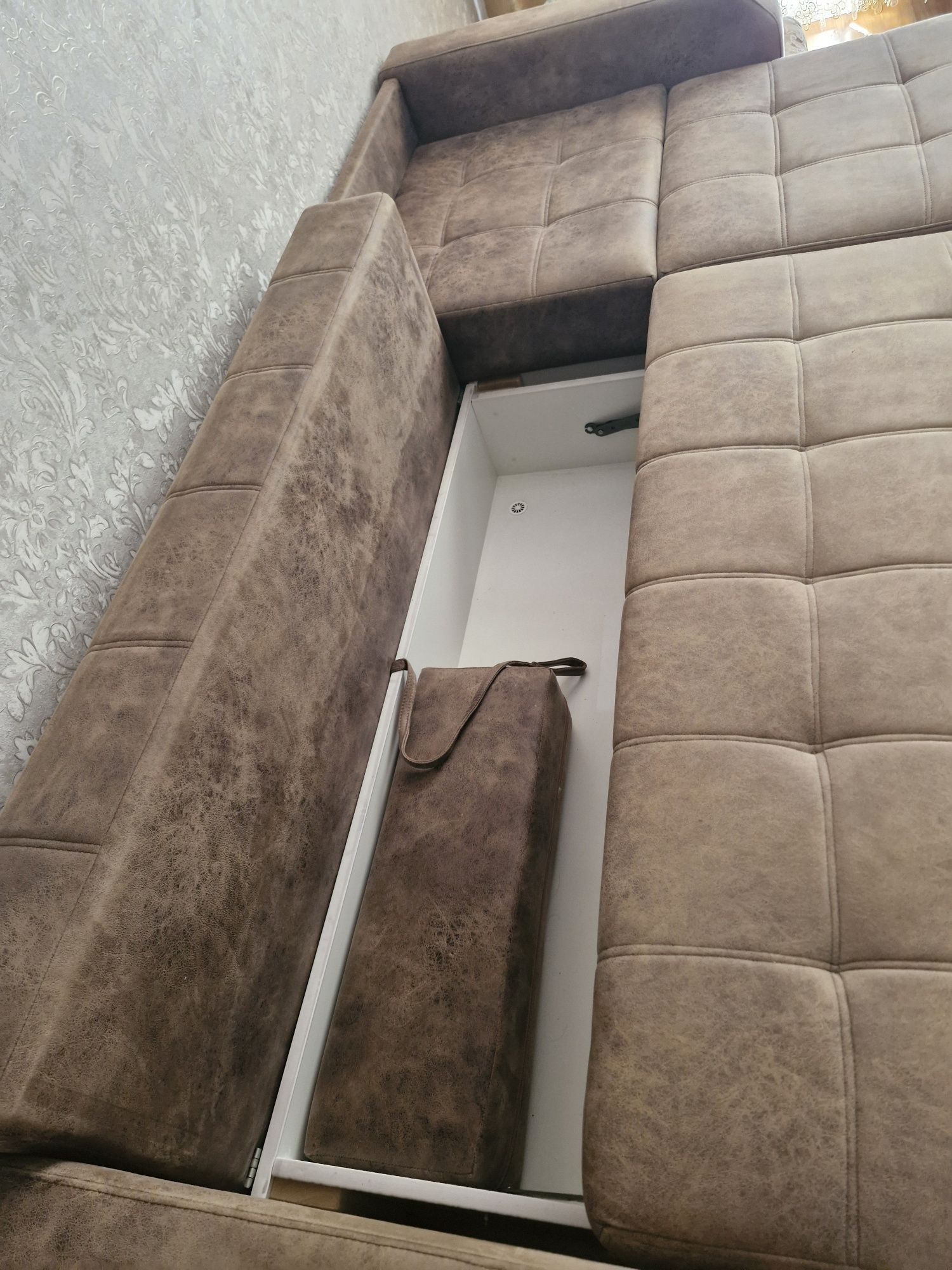 Продам Диван за 160000
