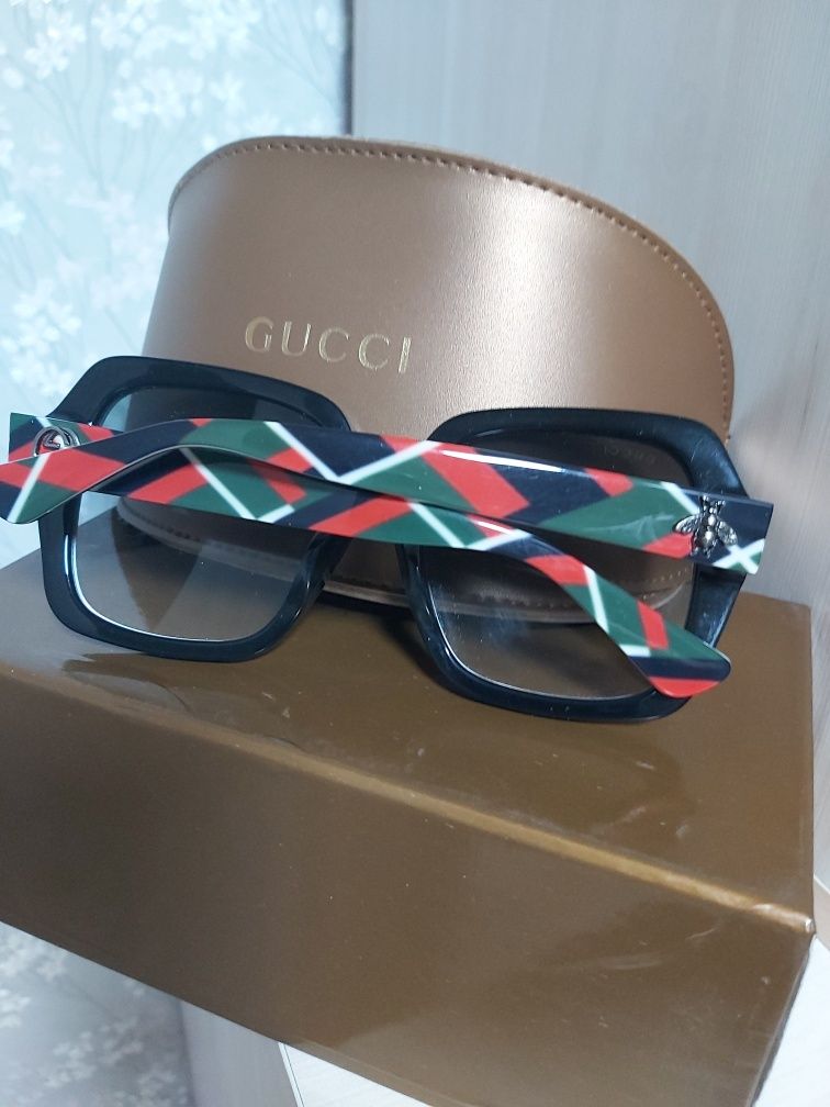 Очки солнцезащиные  Gucci