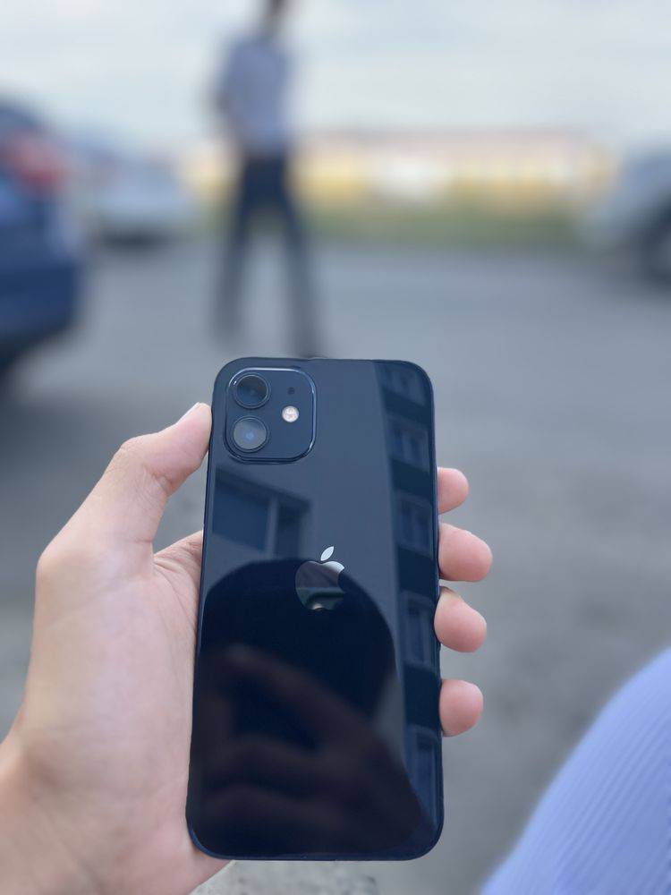 Iphone 12 гарантия есть