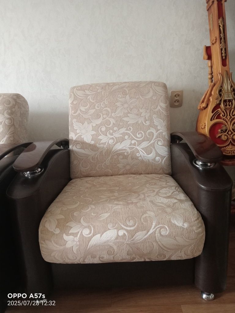 Диван с креслами