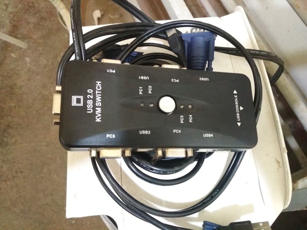 4-х портовый переключатель VGA switch разветвитель монитора