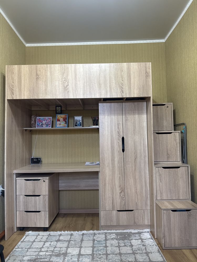 Продам детскую спальню в хорошем состоянии, тумбочка переставляется