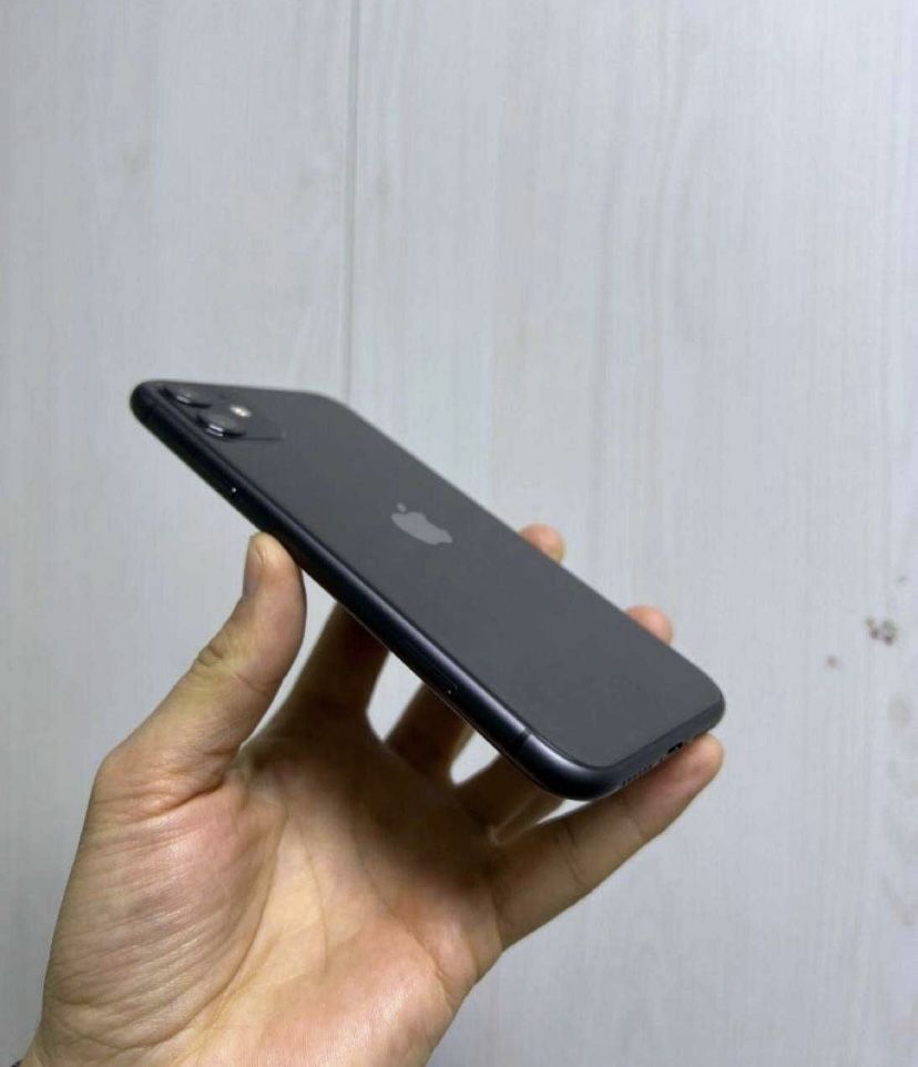 Продаю Iphone 11 Black edition