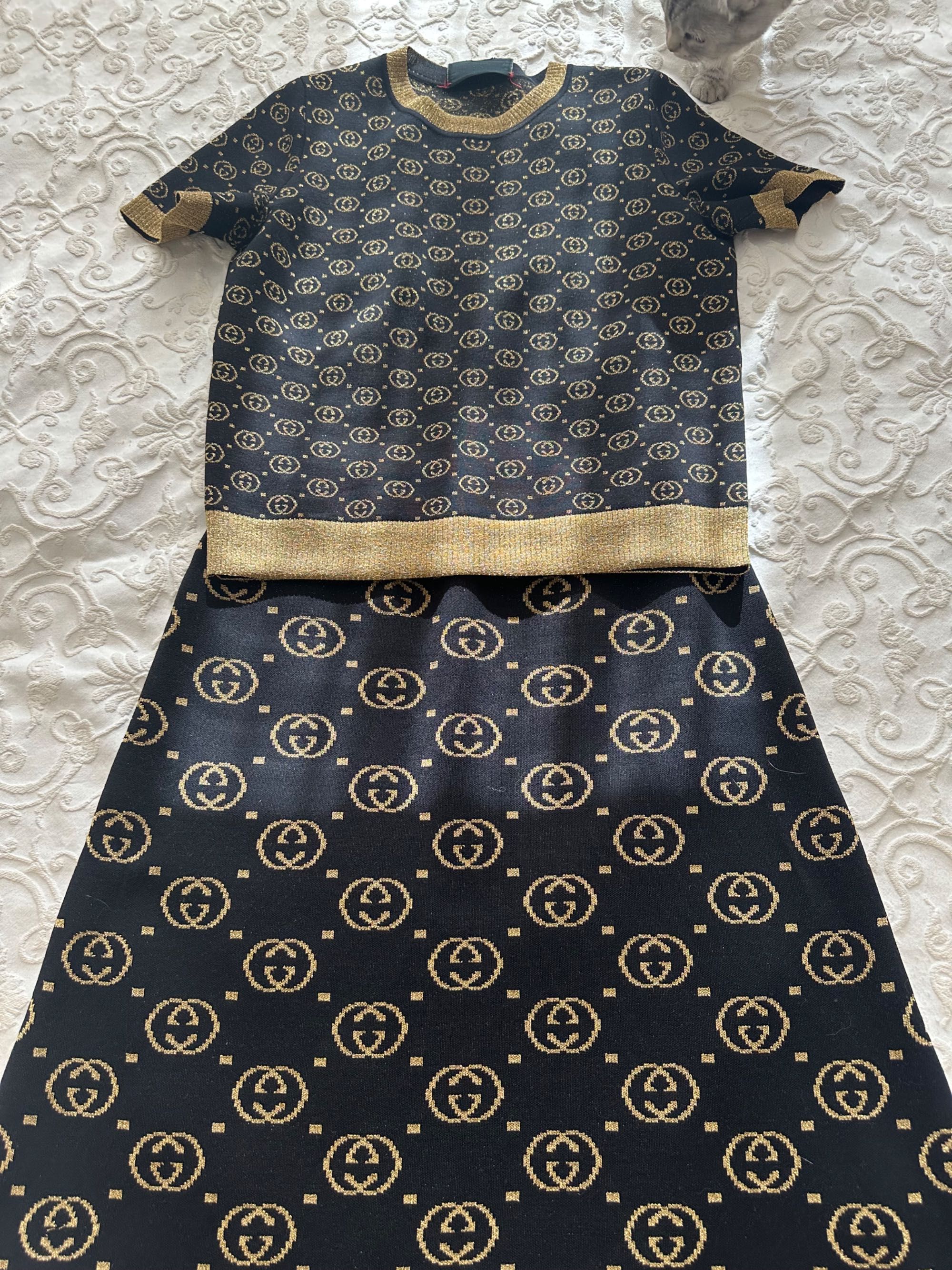 Продается женский костюм Gucci оригинал