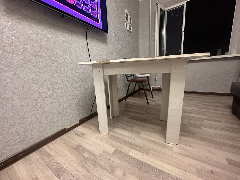 Продам кухонный стол 1 м × 60 см