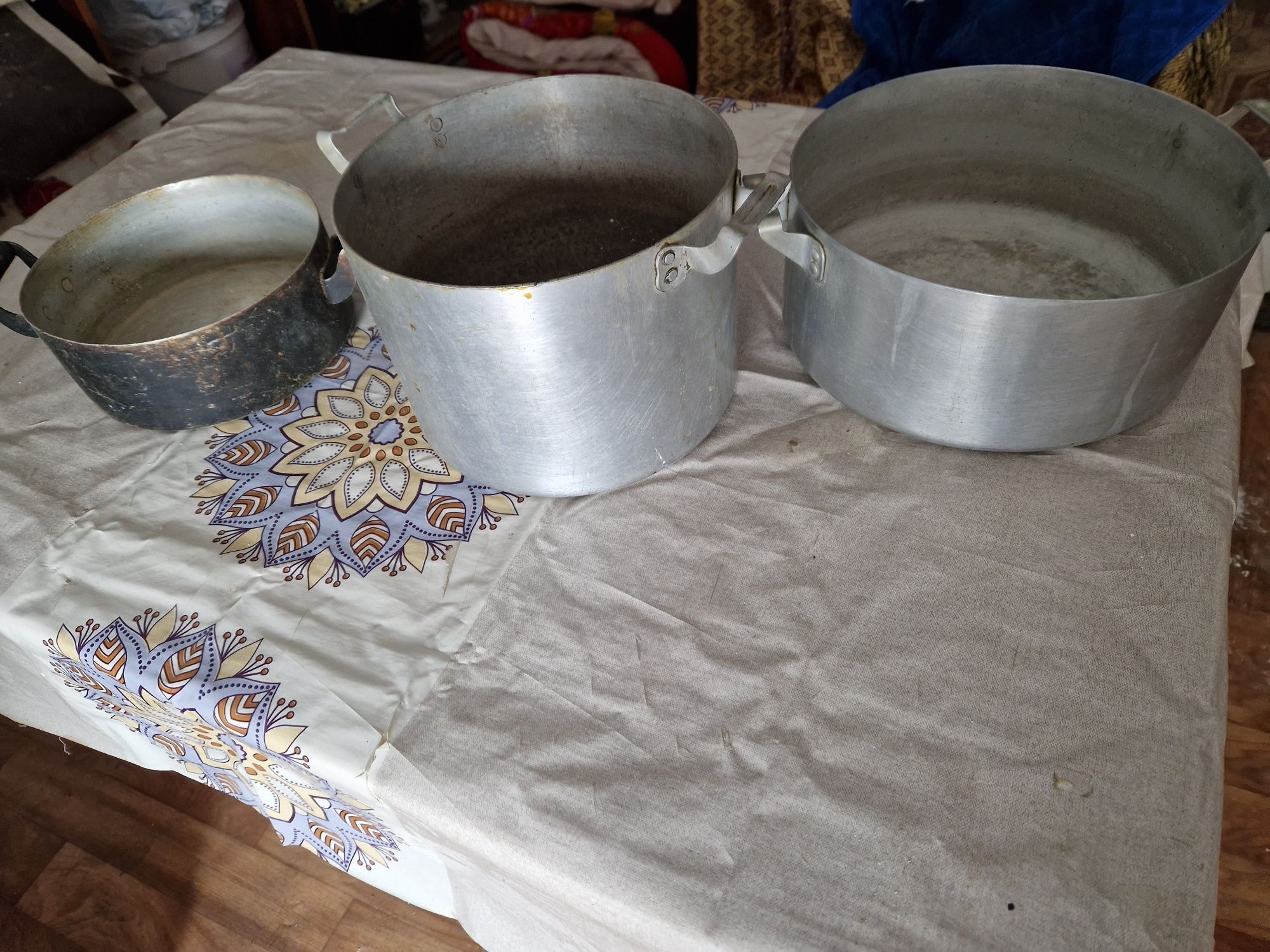Продам казаны и кастрюли