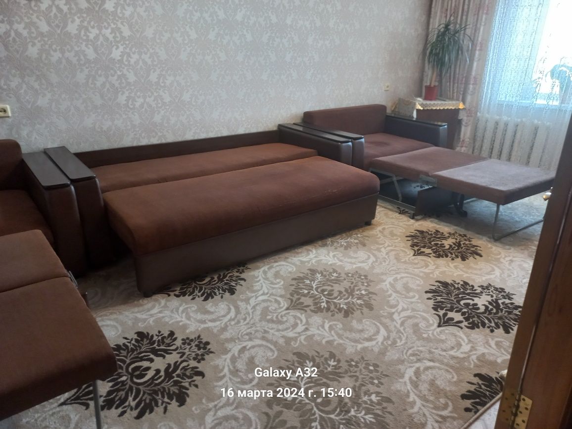 Срочно продам мягкую мебель 3+2+1.