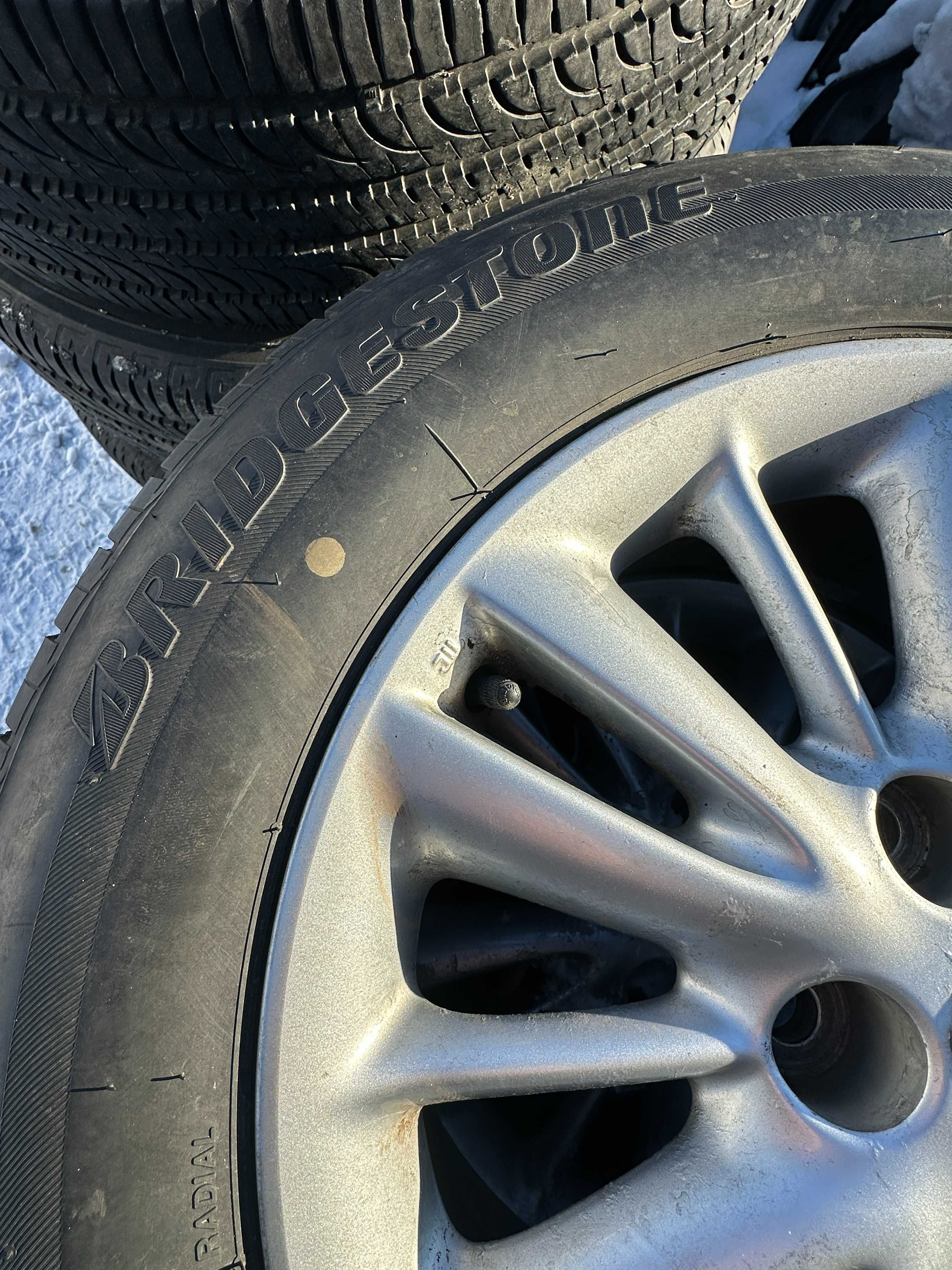 Диски с резиной на Toyota Crown, Bridgestone 215/60 R16 из Японии