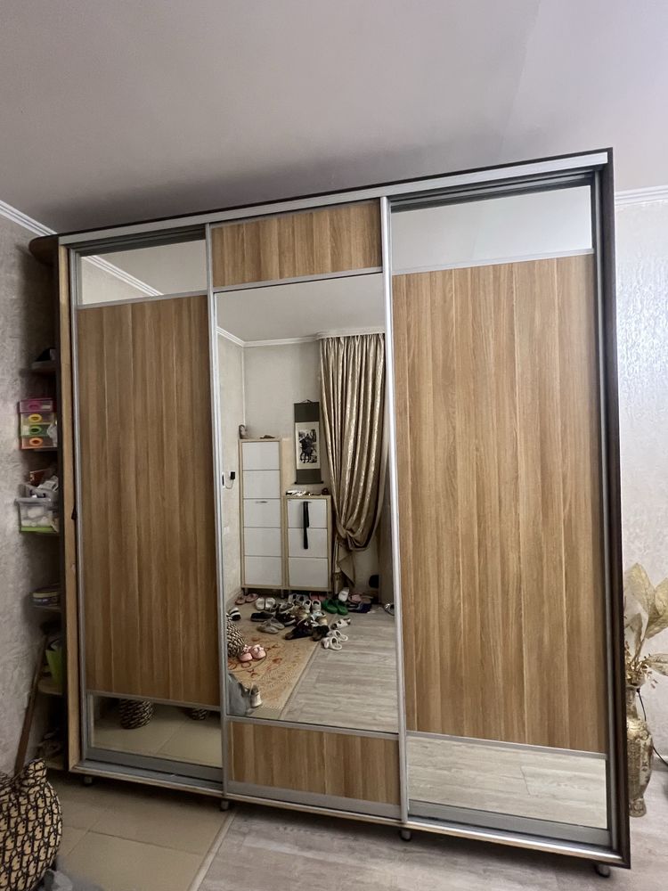 Продам Шакаф прихожую