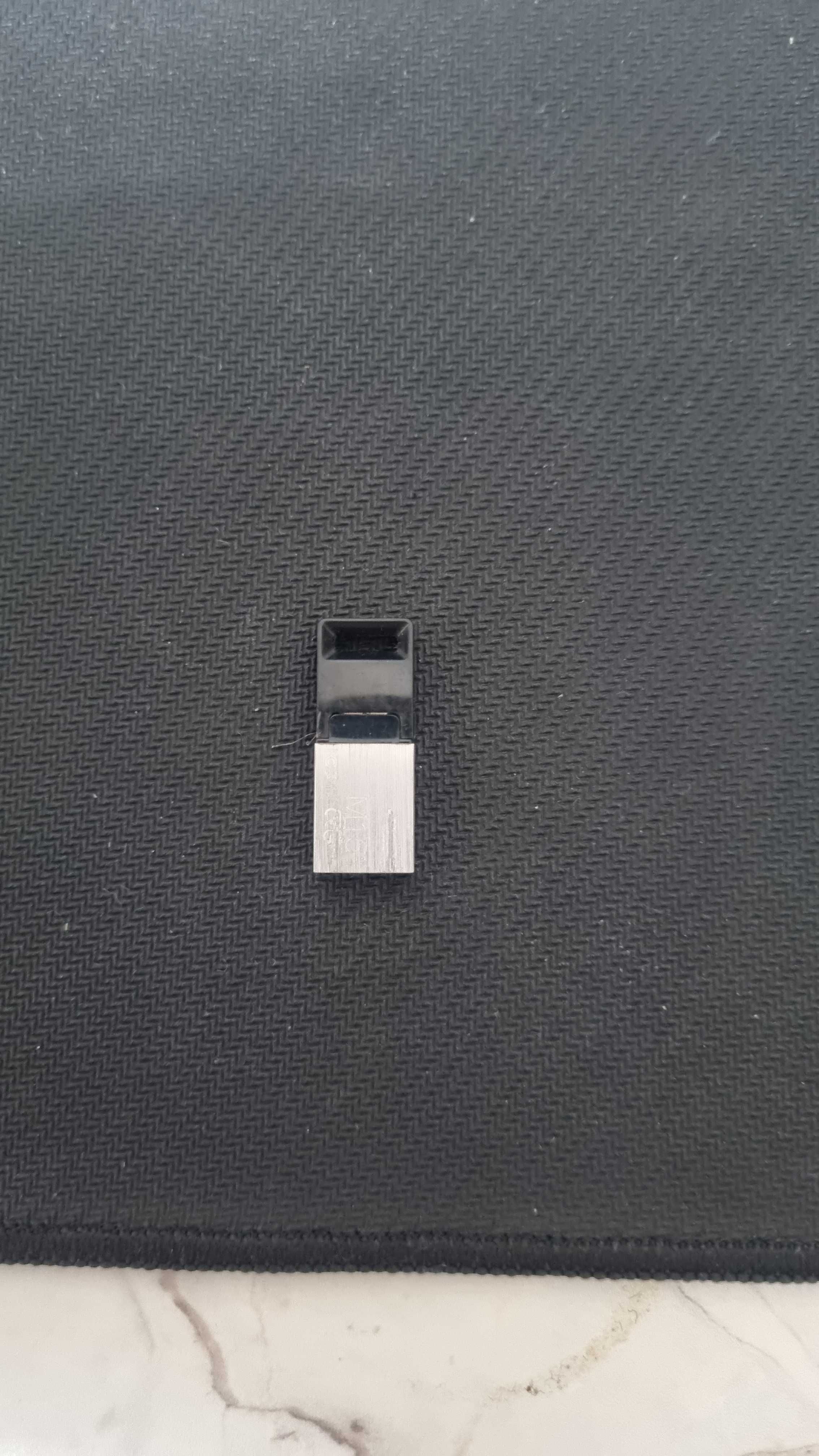 OTG USB флешка фирмы Team Group 16GB в хорошем состоянии.USB-micro USB