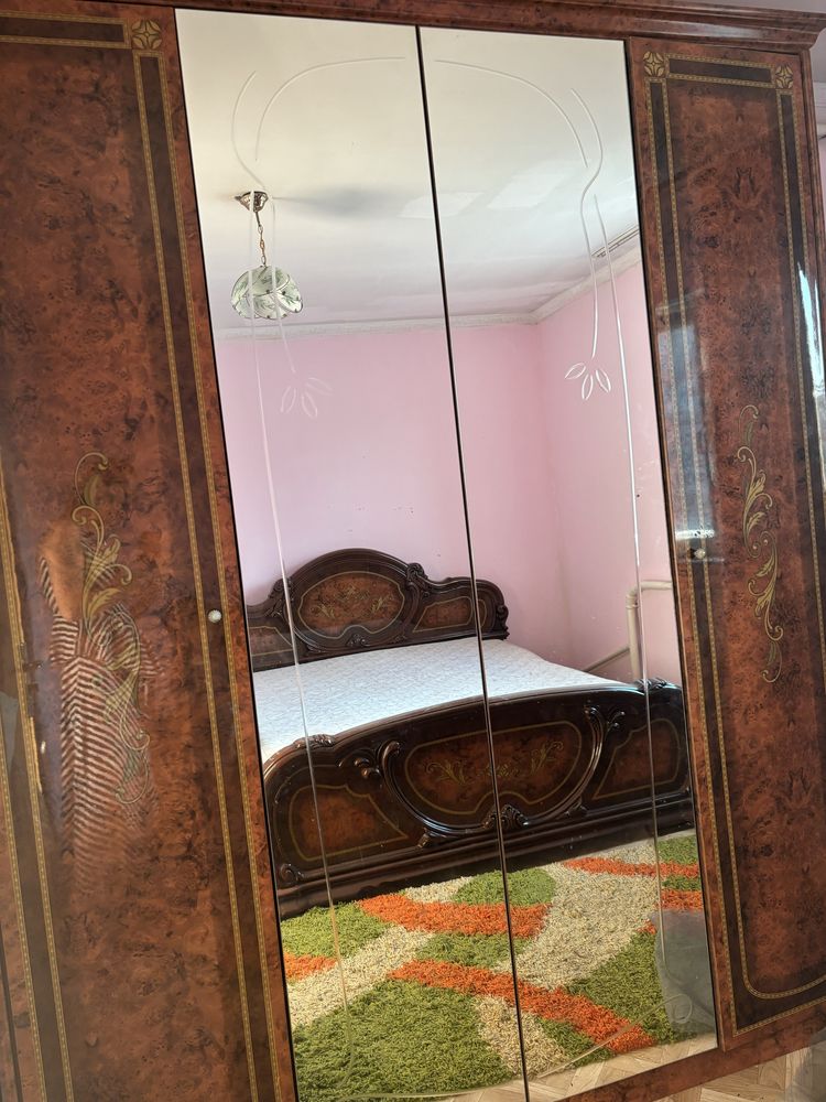 Спальный гарнитур