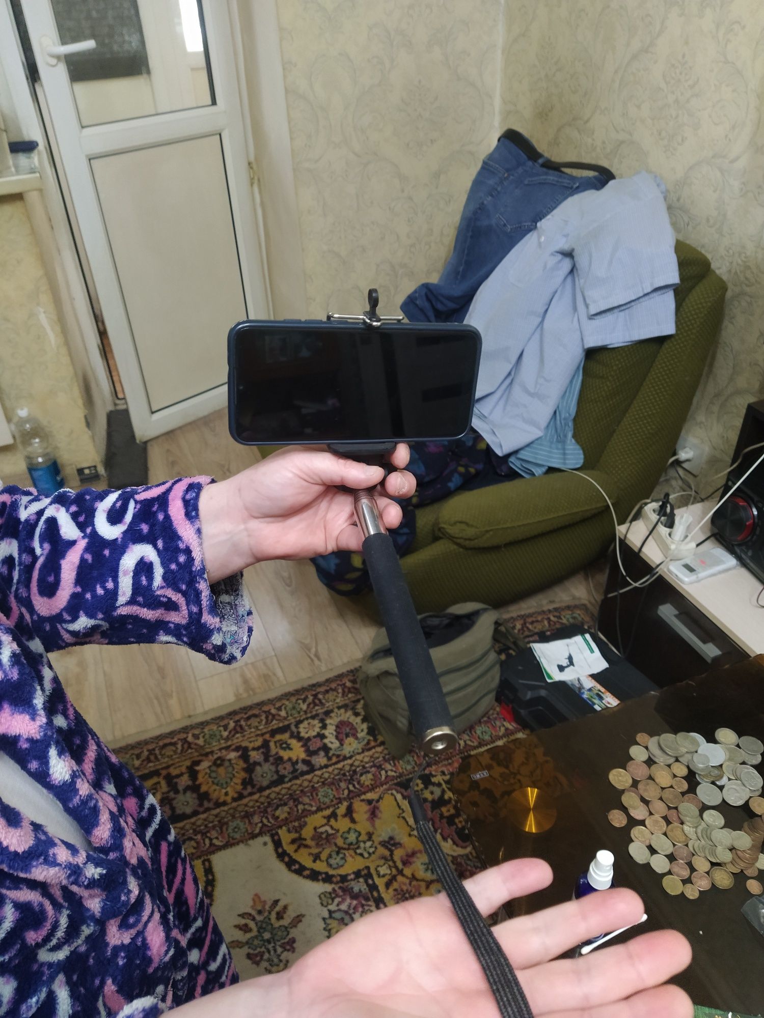 продам селфи палка  штатив    ..  для сотового телефона