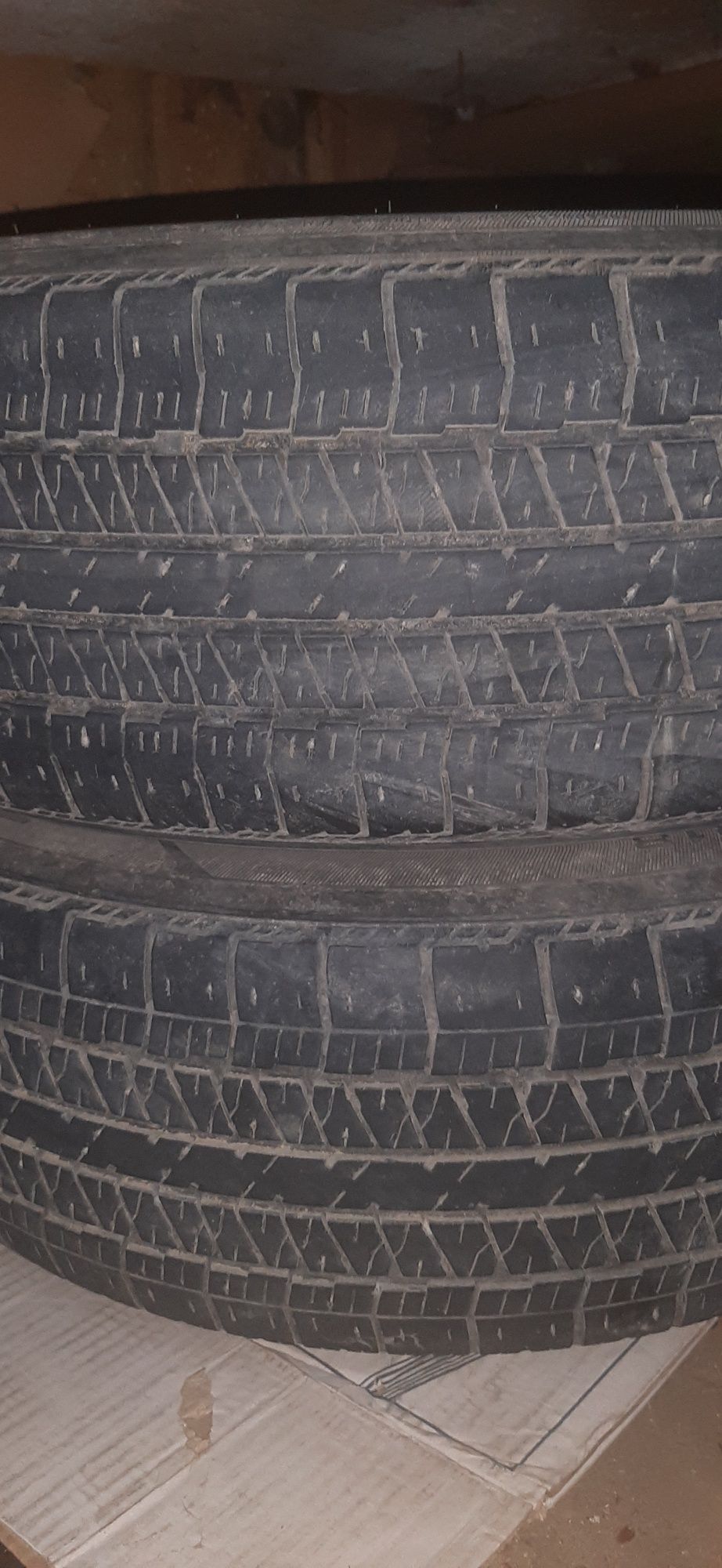 Продам шины на R18 225/60