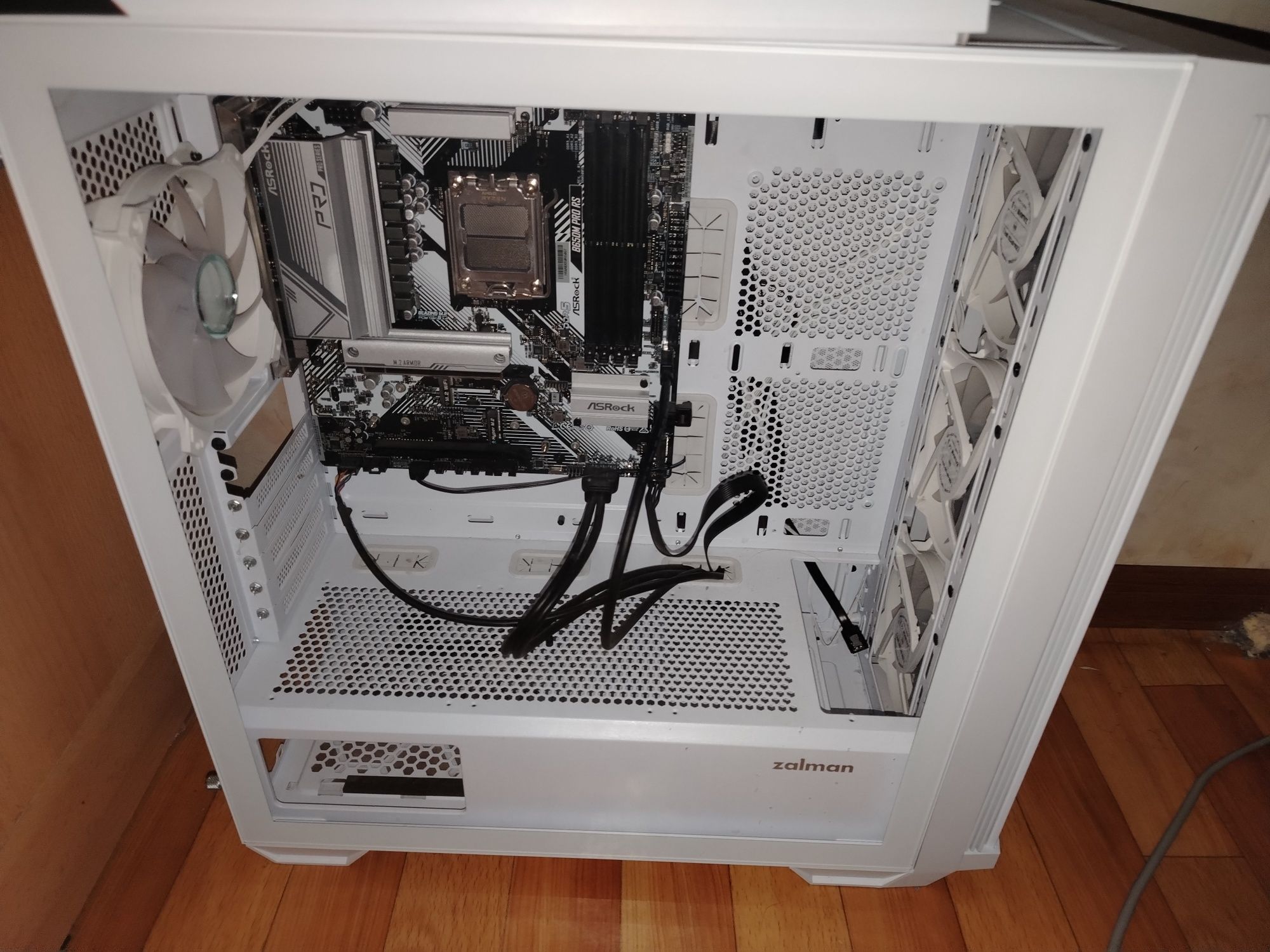 Корпус+мать b650 asrock Pro rs amd