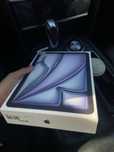 NEW. iPad Air M2 (256 GB)