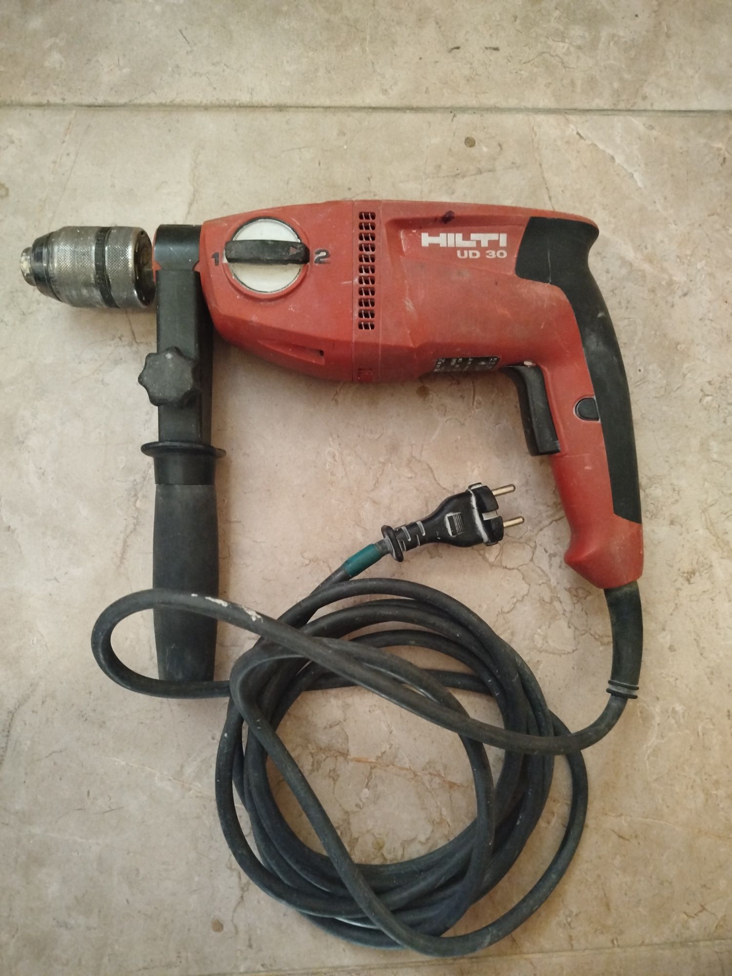 Продам шуруповёрт hilti