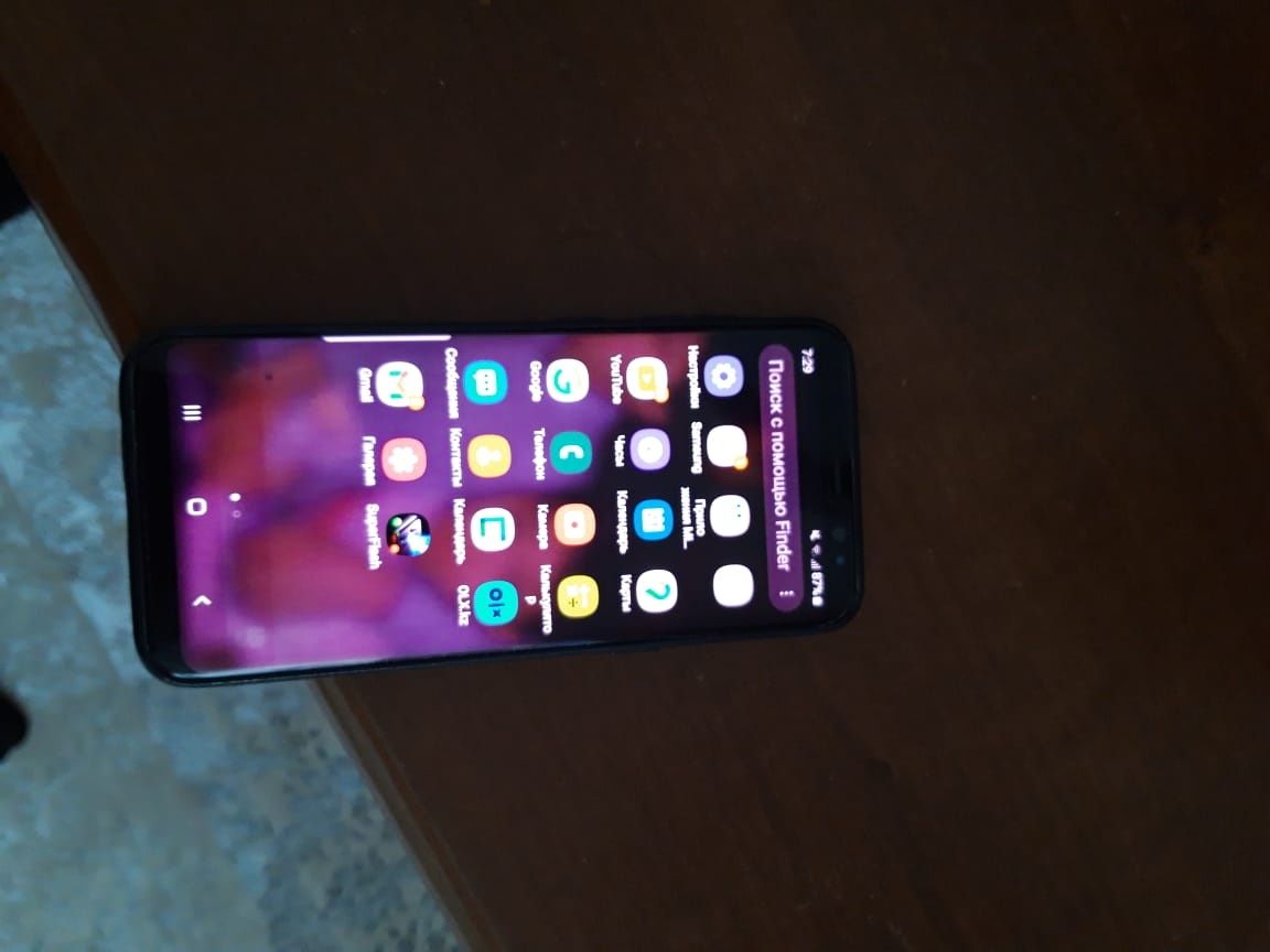 Продам samsung Galaxy S8 +в идеальном коробка документы всё есть в на
