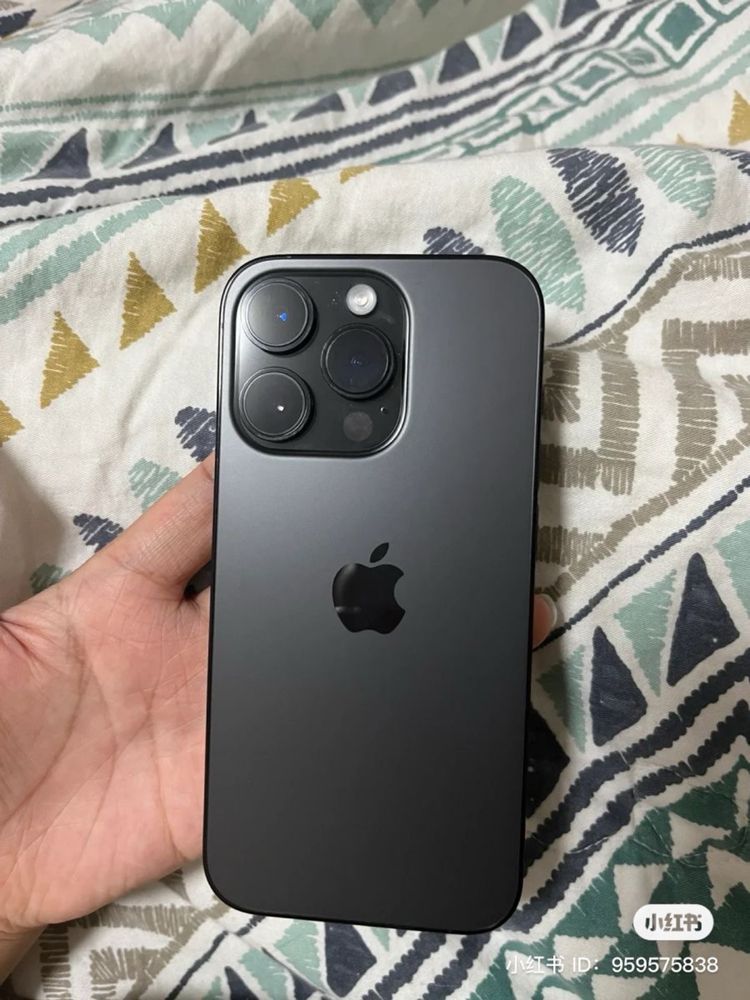Iphone 15 pro черный