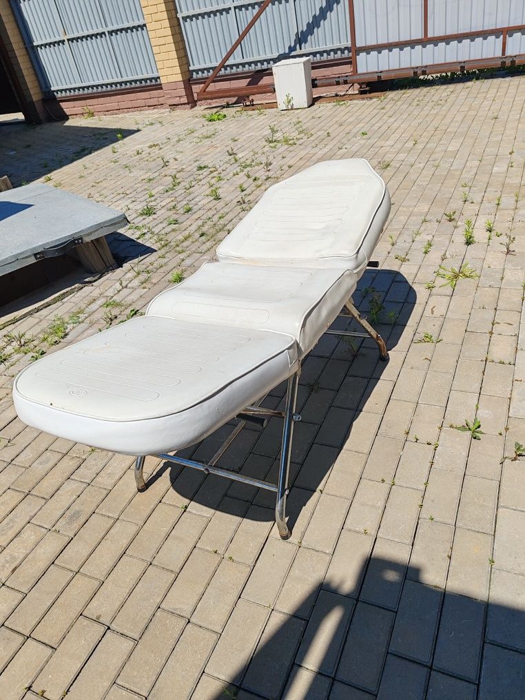 Продам кушетку для массажа, можно как шизлонг