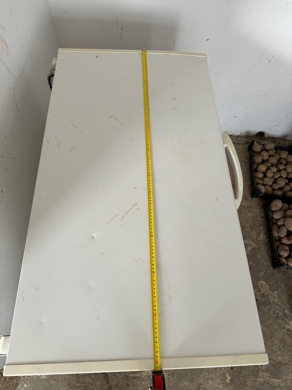 Морозильник продам