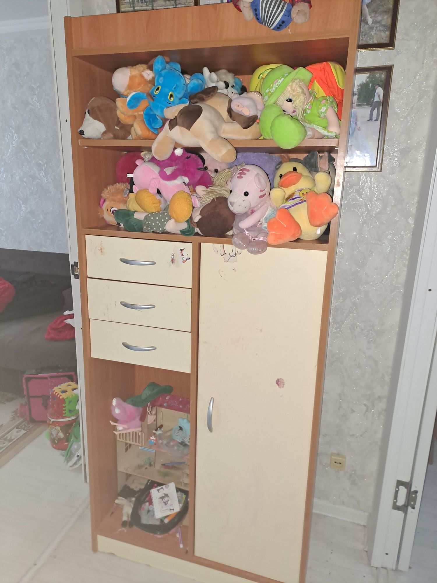 2 шкафа плательный и с полками