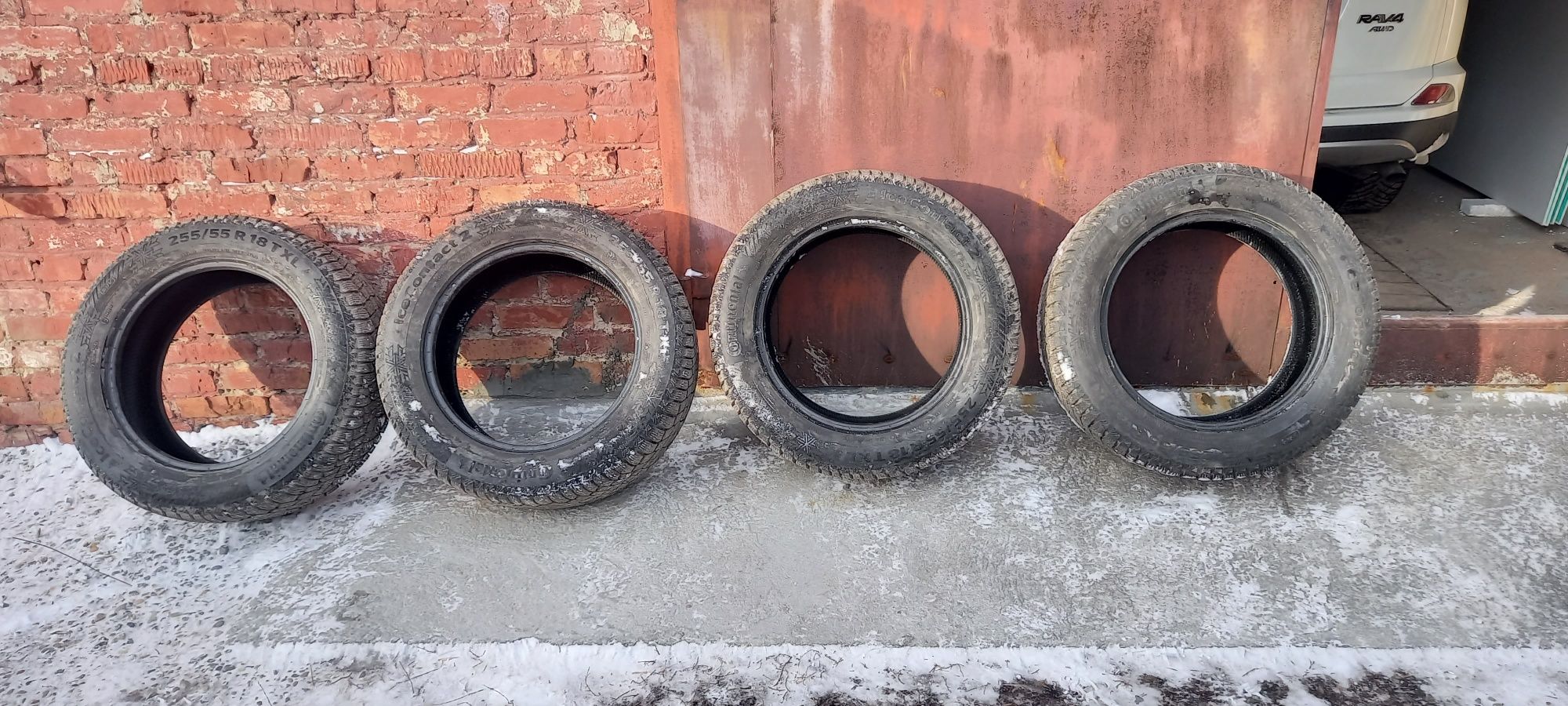 Зимние шины Continental IceContact 2 255/55 R18