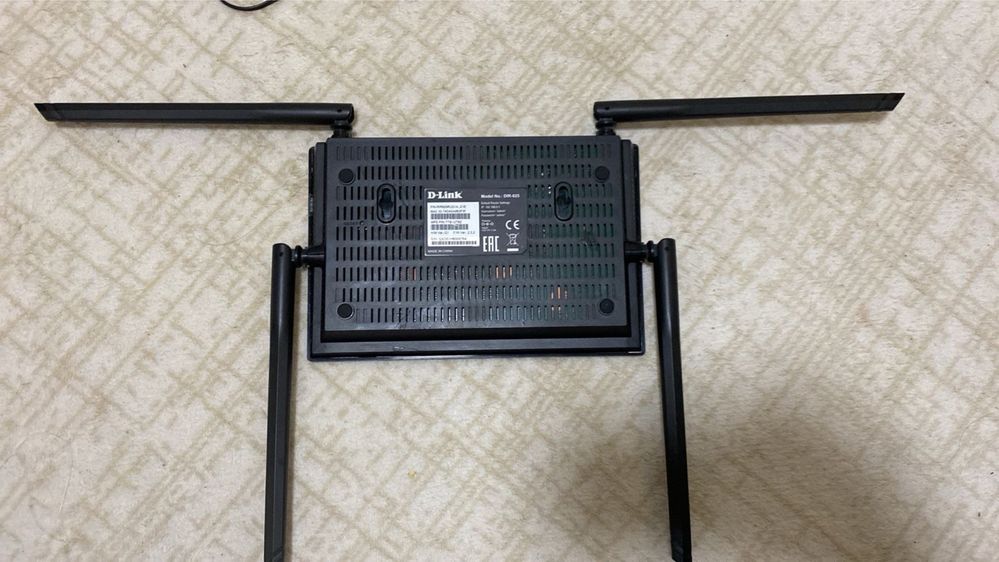 Продаю Wi-Fi роутер D-Link DIR-825