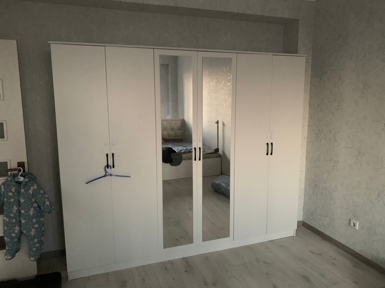 Продается спальный гарнитур б/у