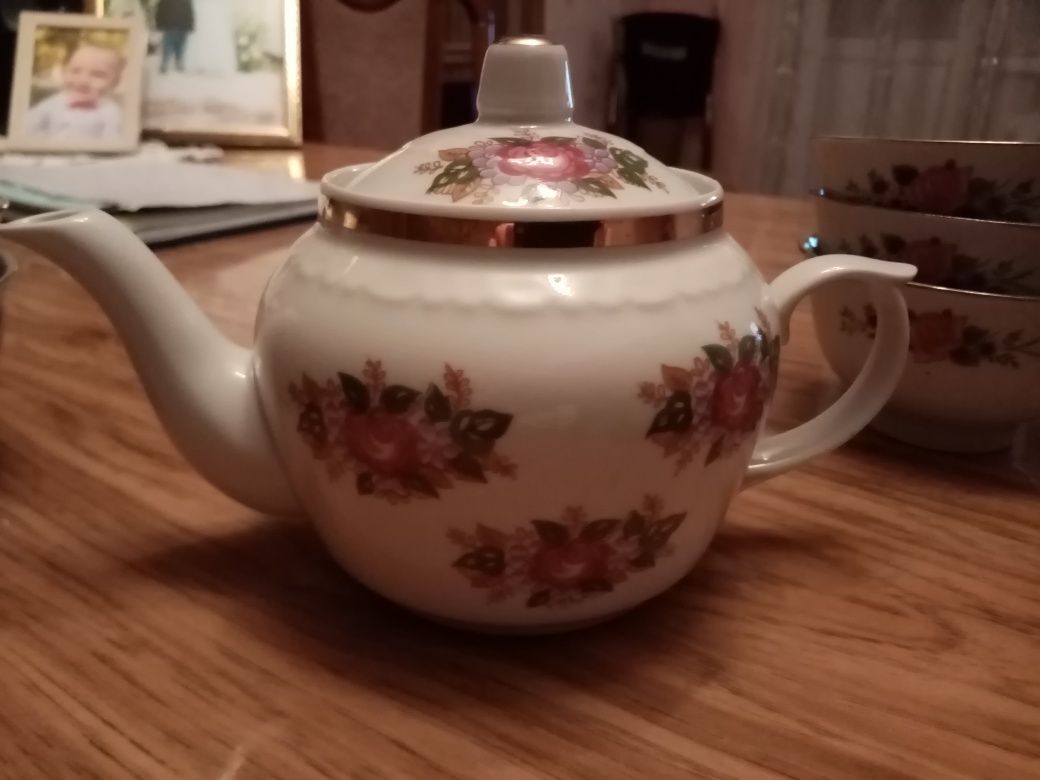 Продам чайный сервиз.