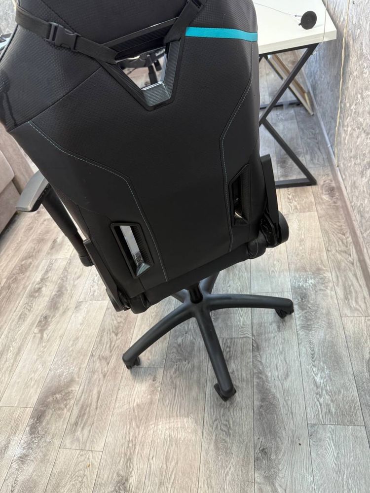 Компьютерное кресло thunderx3