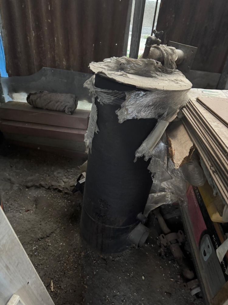 Срочно продам печь на отработке с водяной рубашкой новая.