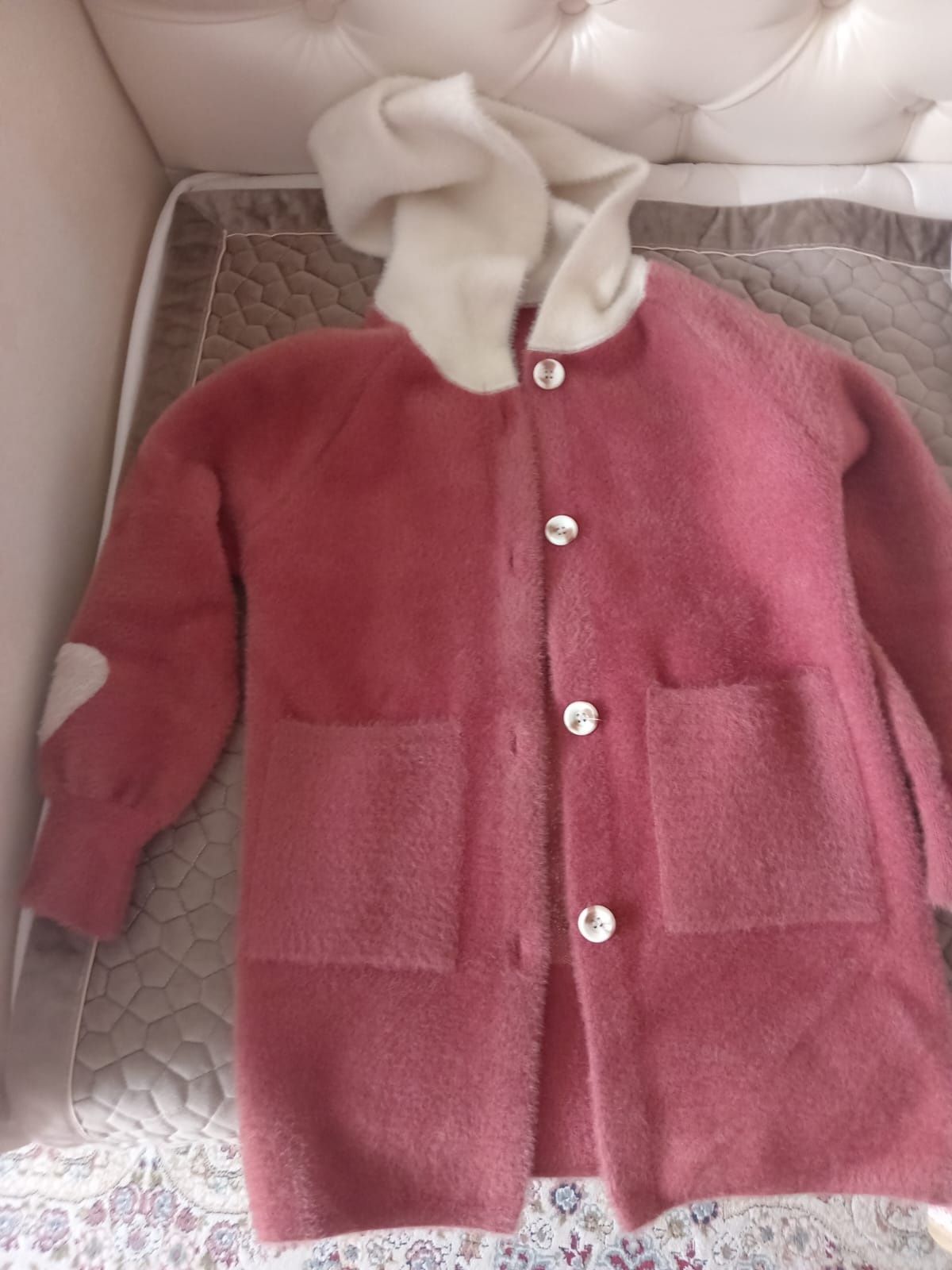 Продам детскую кофту для девочки