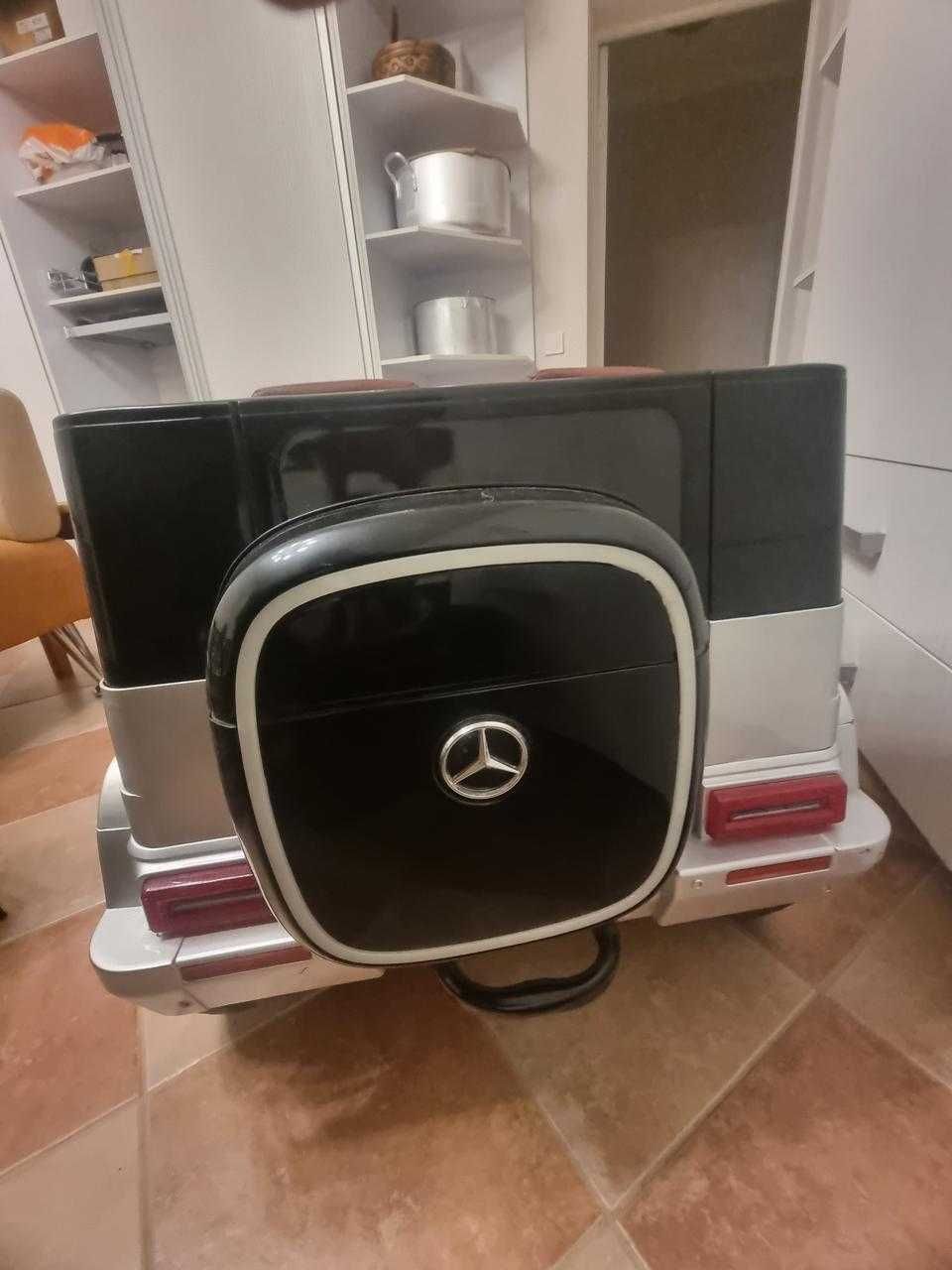 Детская машина Mercedes Gelandewagen серебристая