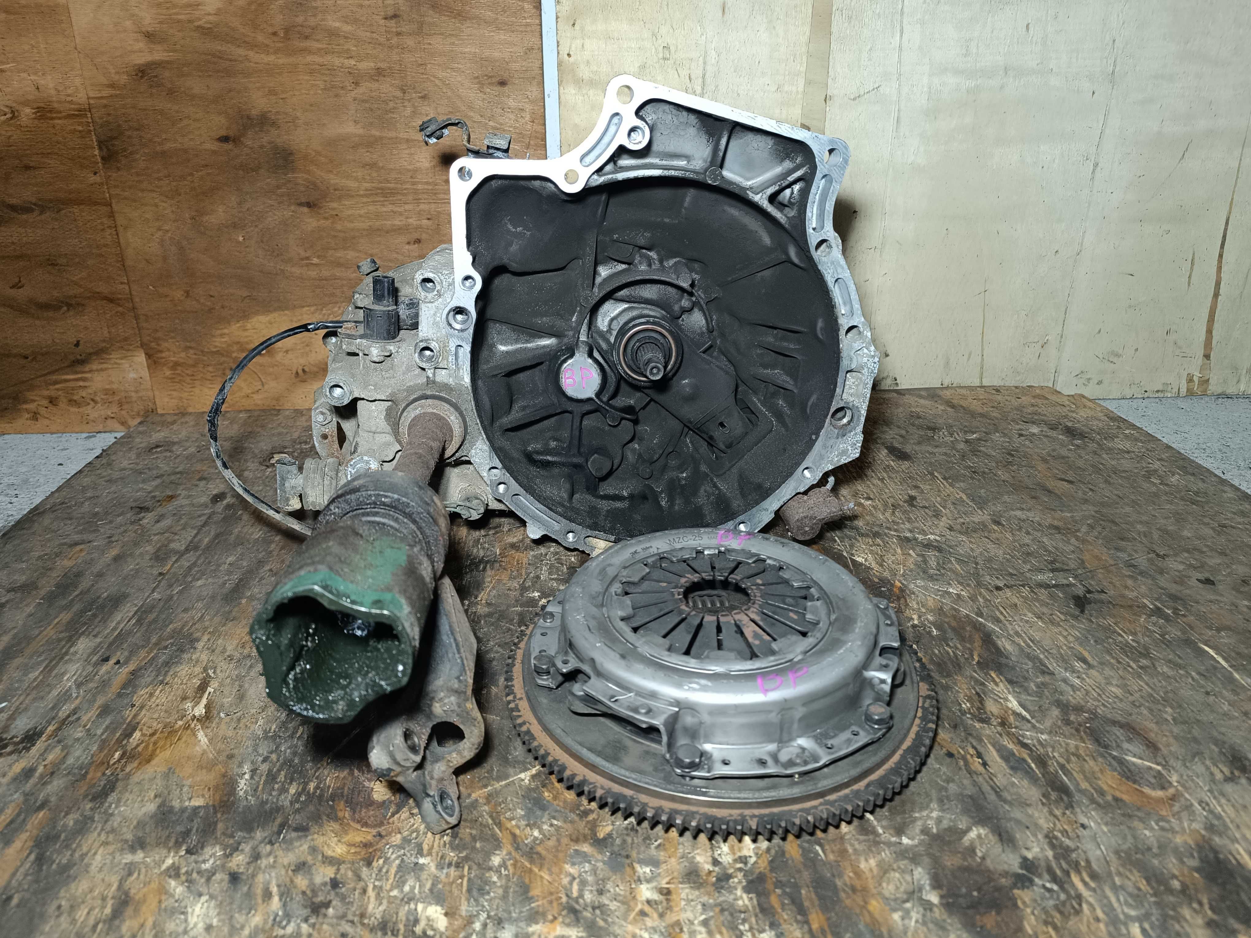 Комплект сцепление Mazda 323 Familia 1.8 BP Dohc маховик корзина диск